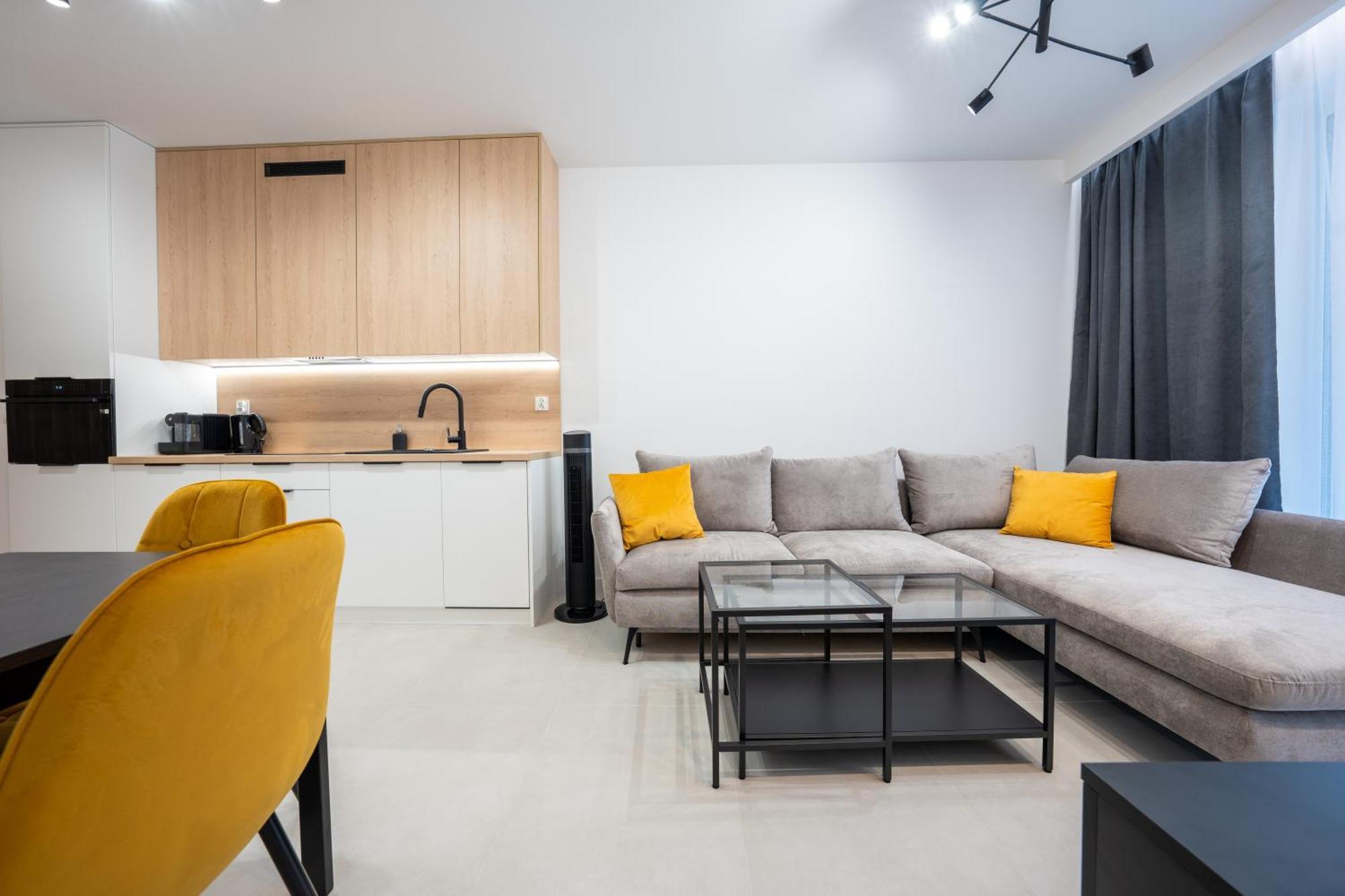 Miodowy Apartament Z Duzym Tarasem W Rewalu, Blisko Morza Bagian luar foto
