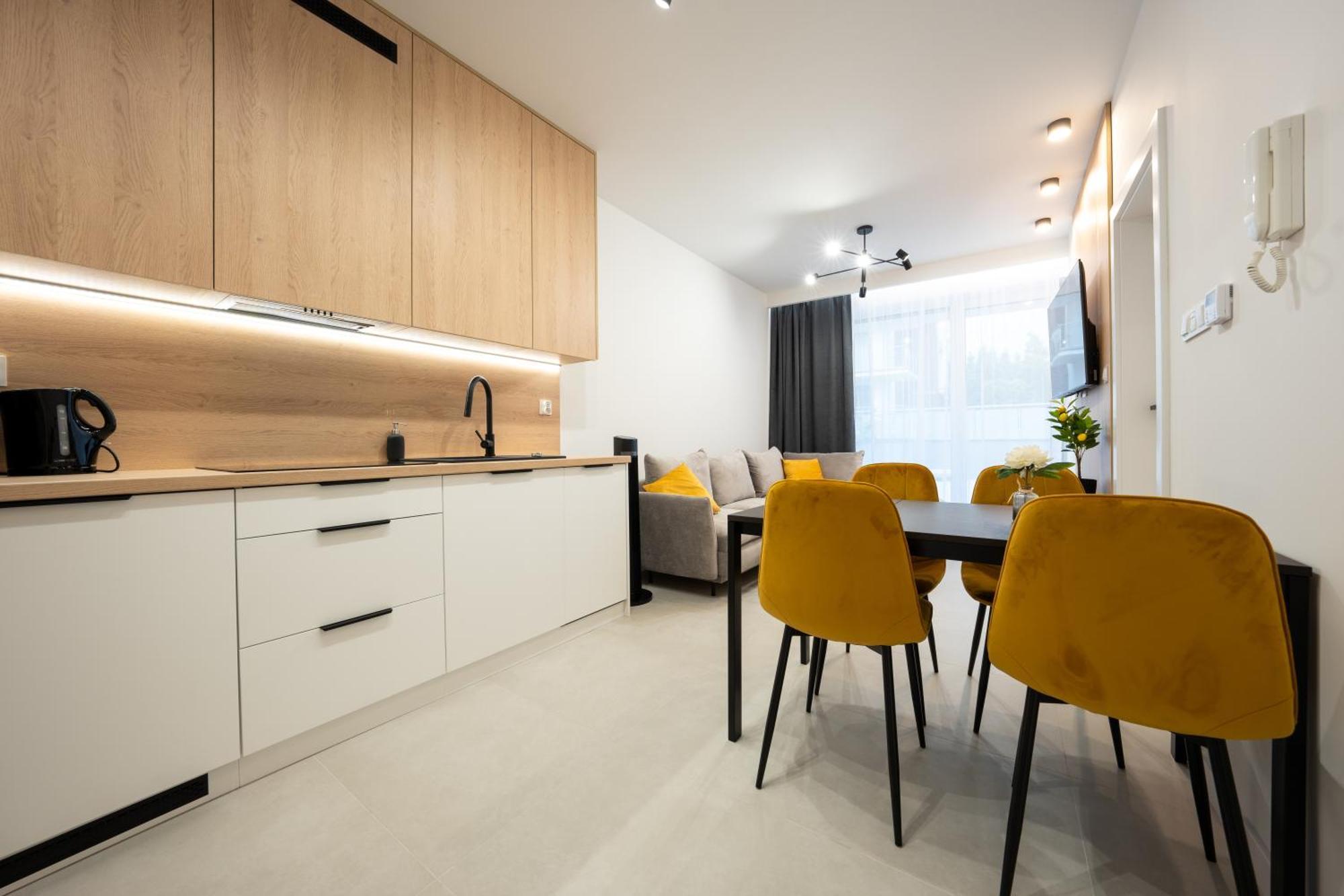 Miodowy Apartament Z Duzym Tarasem W Rewalu, Blisko Morza Bagian luar foto
