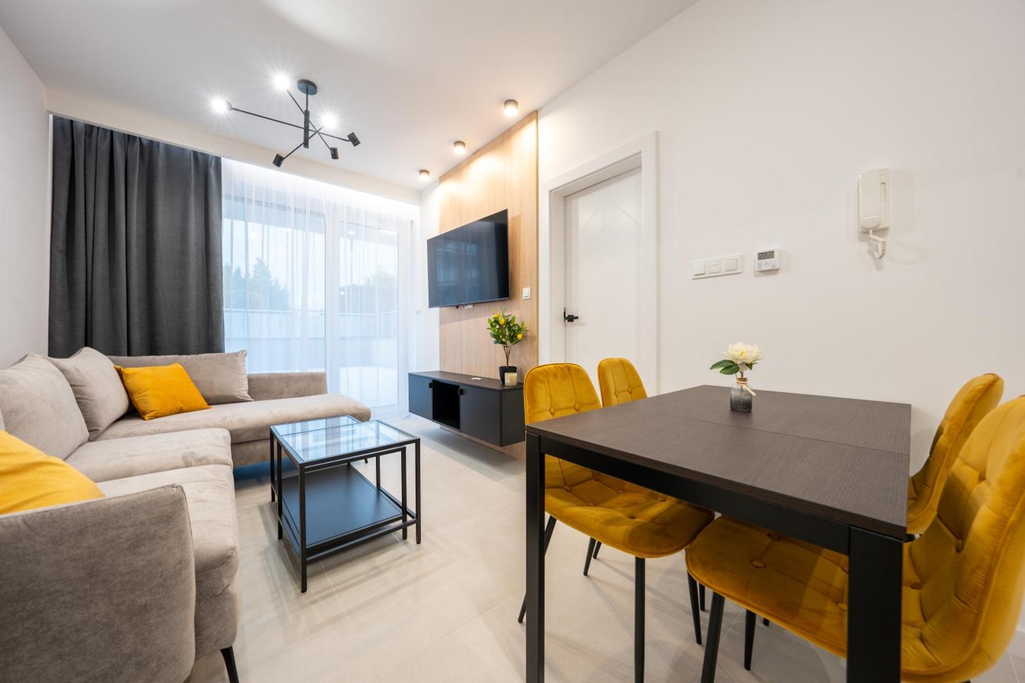 Miodowy Apartament Z Duzym Tarasem W Rewalu, Blisko Morza Bagian luar foto